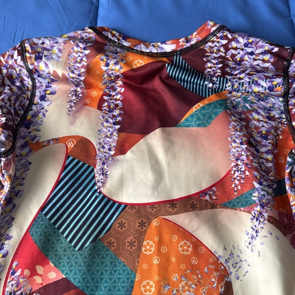 INKnBURN The Crane Long Sleeve Pullover Shirt with Thumbholes Sz Extra Small! - Picture 7 of 7